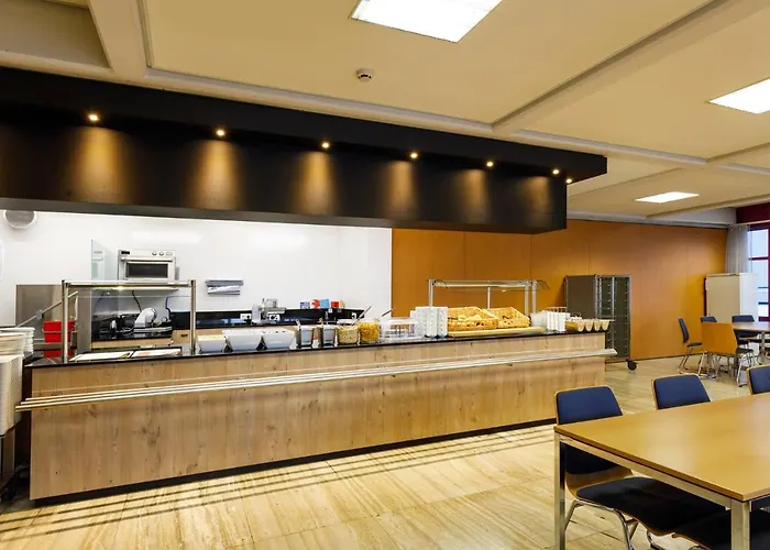 호텔 Olympiaworld-landessportzentrum 2*