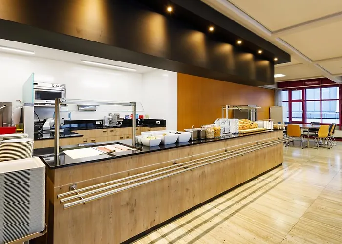 호텔 Olympiaworld-landessportzentrum 2*